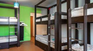 Гостиница Лайк Хостел  Ижевск Кровать в общем 10-местном номере для мужчин и женщин-2